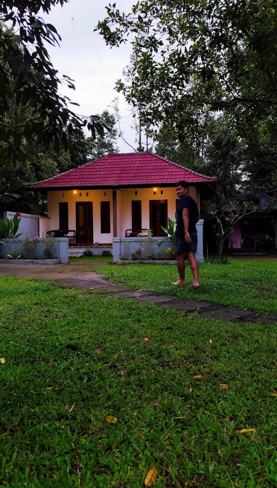 Jepun Homestay Lemukih Singaraja Exterior foto